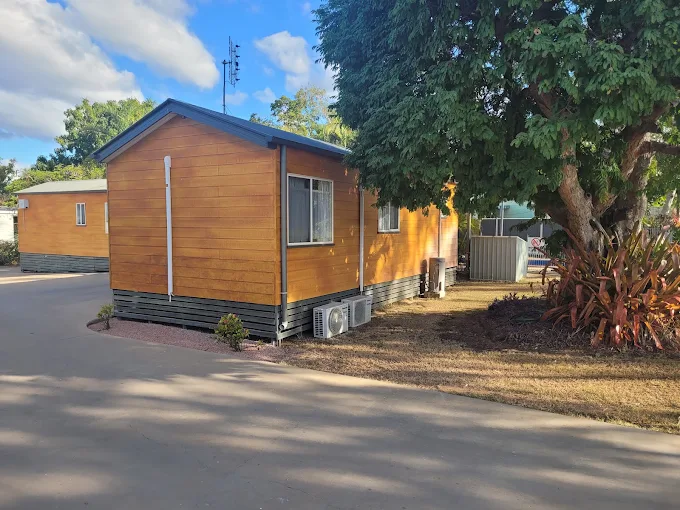 Two Bedroom Cabin - Image 3